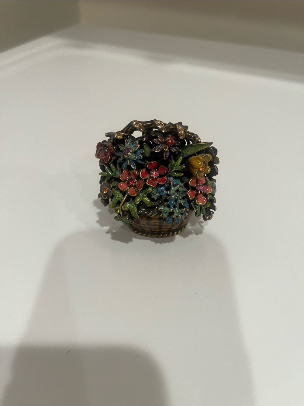JAY STRONGWATER TRINKET BOX IN A CLANCY FLOWER BASKET STYLE SWAROVSKI CRISTALS
